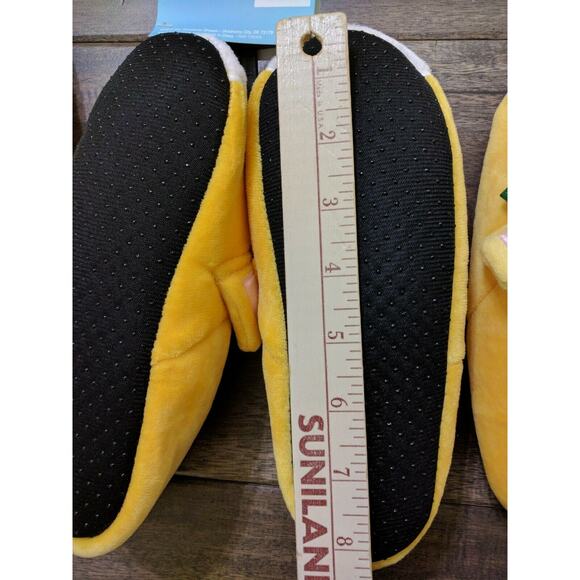 Christmas Shoppe Youth Kids S/M S M Yellow Puppy Dog Grip Sole Slippers NWT - Picture 3 of 4